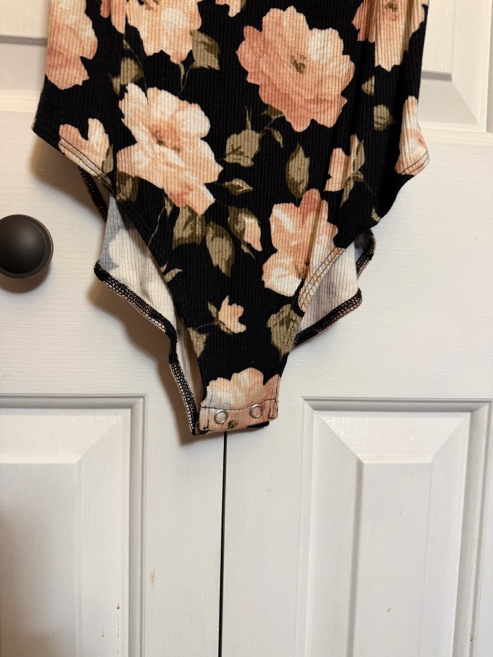 American Eagle Outfitters Black Floral Scoop-Neck Ladder Back Bodysuit L - Picture 3 of 7